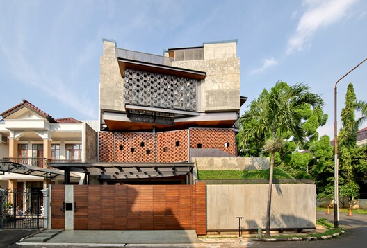 Sarang Nest House
