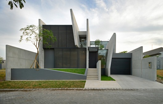 JJ House