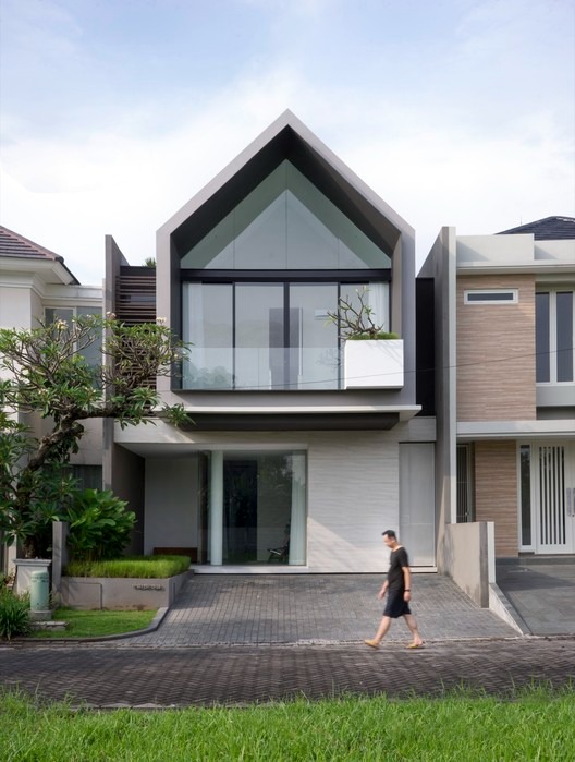 ‘HHH’ House