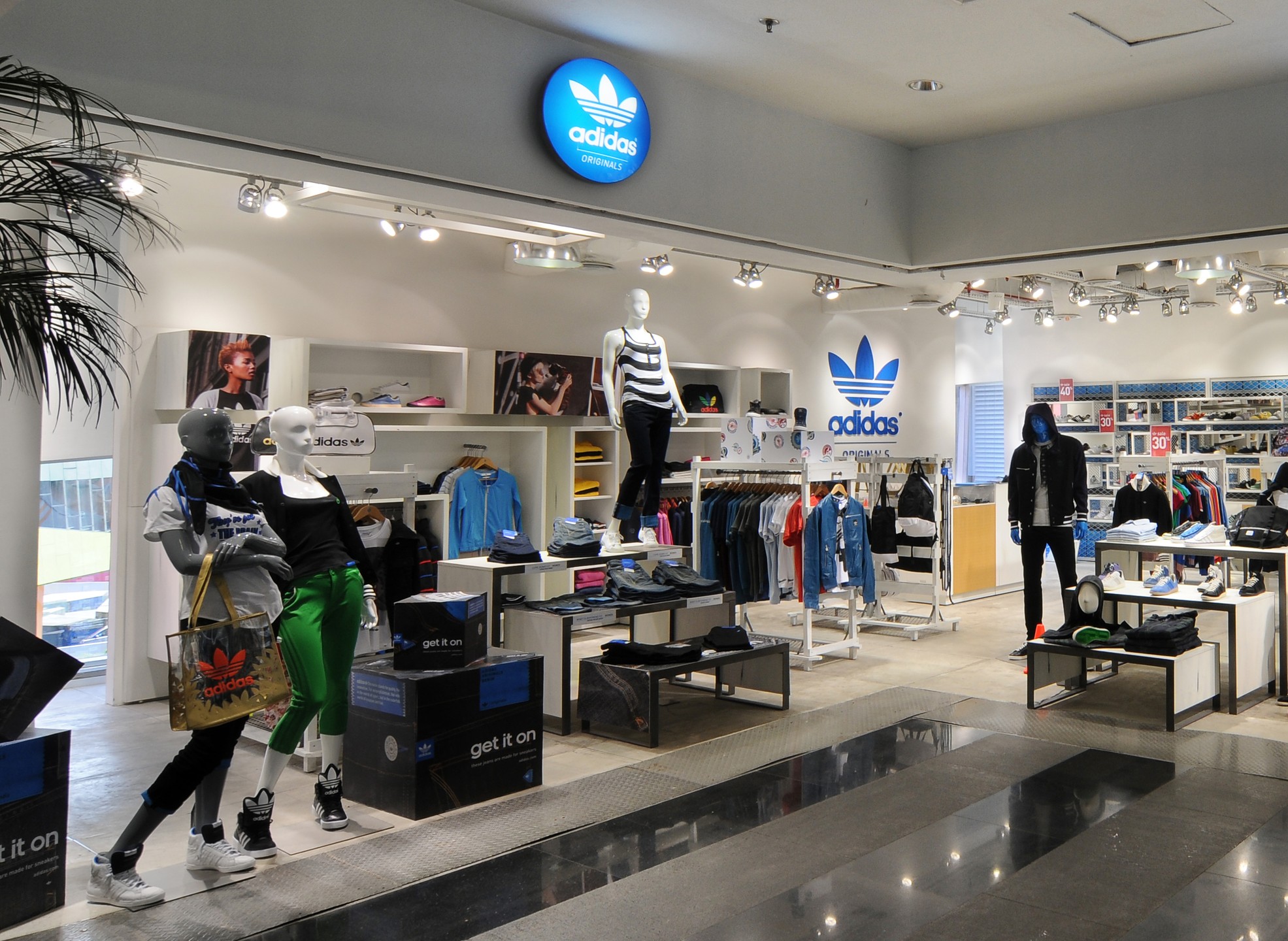Adidas, Indonesia.